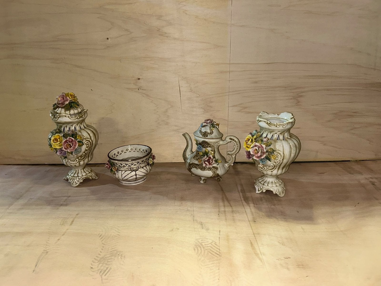 Set van 4 decoratieve vazen en theepot met bloemen, Ophalen