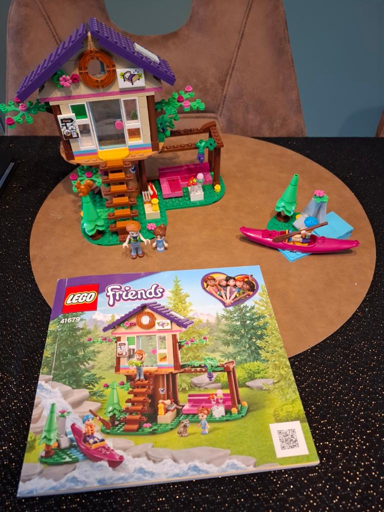 Lego friends 41679 Boomhuis met kano, Kinderen en Baby's, Speelgoed | Duplo en Lego, Ophalen, Zo goed als nieuw