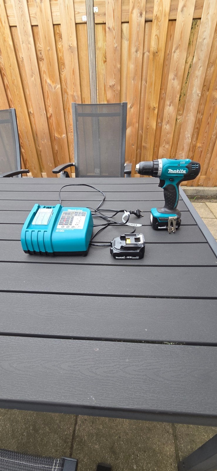 Makita Boor-/Schroefmachine met Accu en Oplader, Variabele snelheid, Ophalen of Verzenden, Boor- en Schroefmachine, Gebruikt