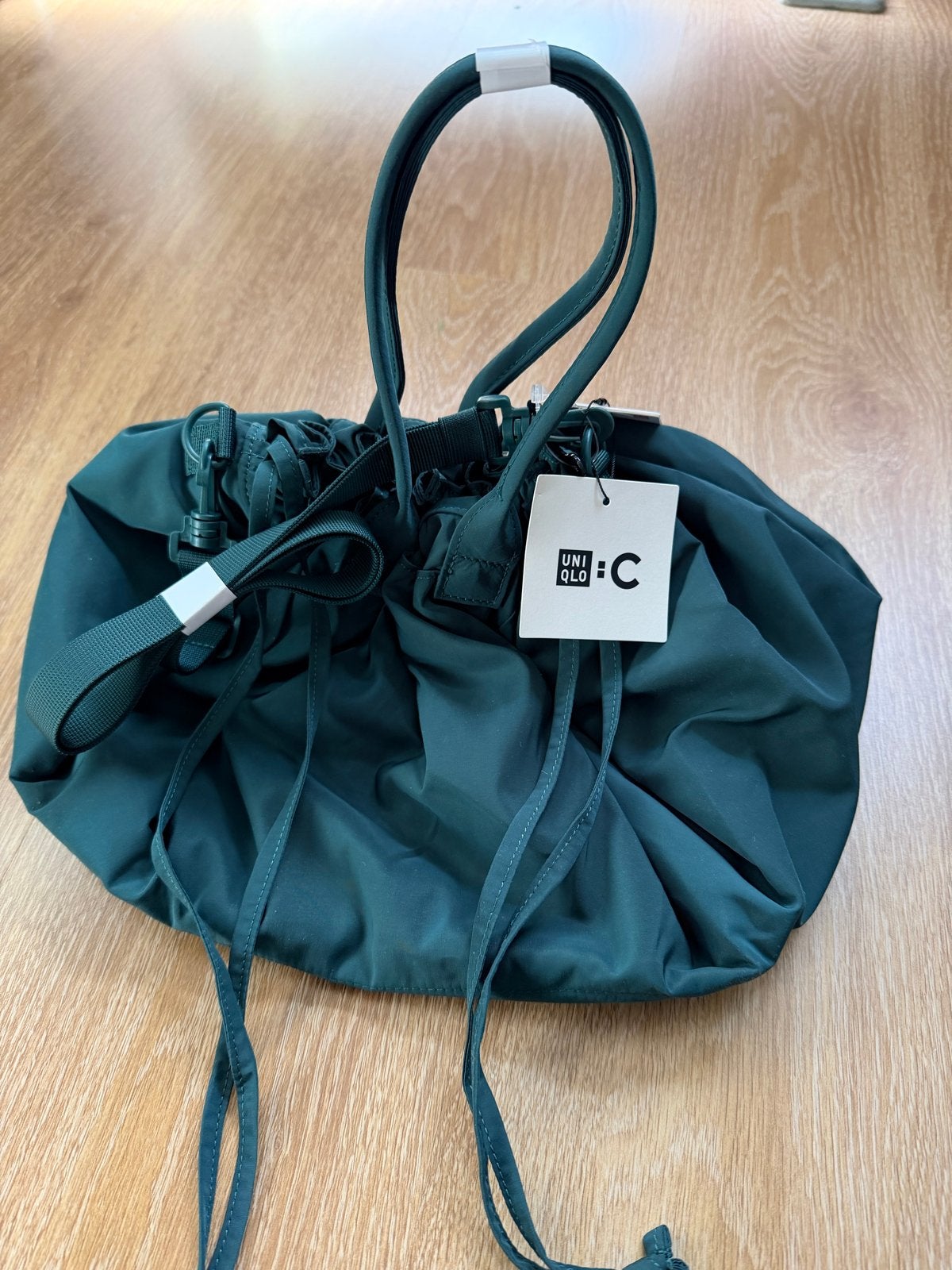 Uniqlo tas, Ophalen of Verzenden, Nieuw, Groen, Overige typen