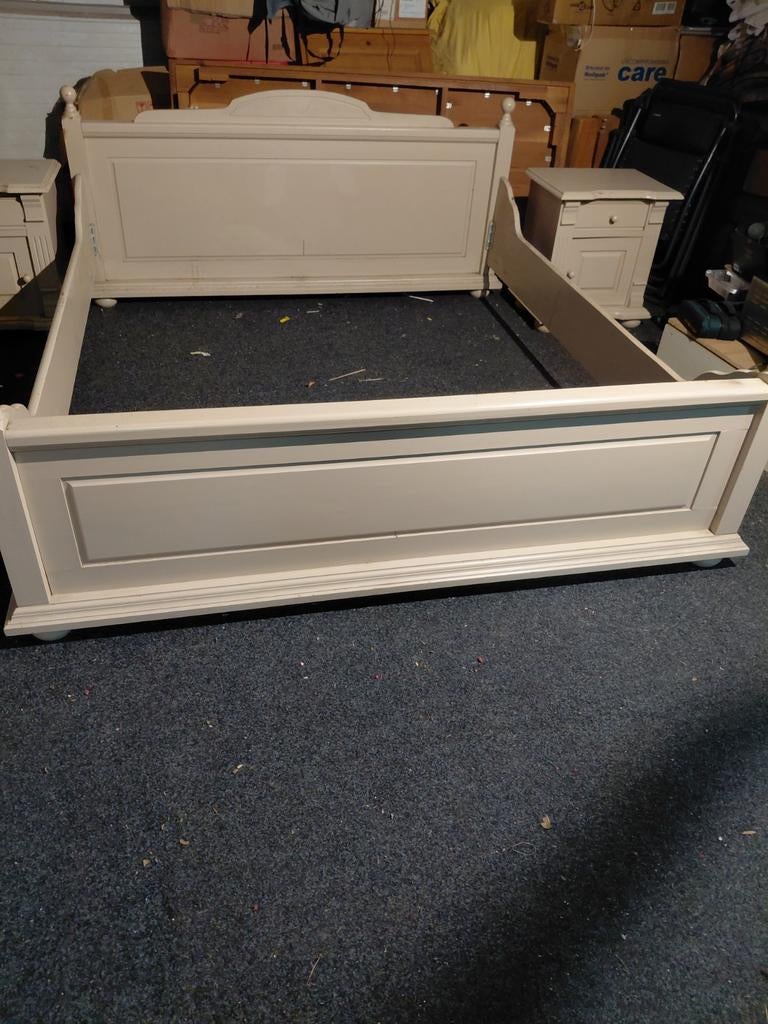 Grenen bed, Ophalen