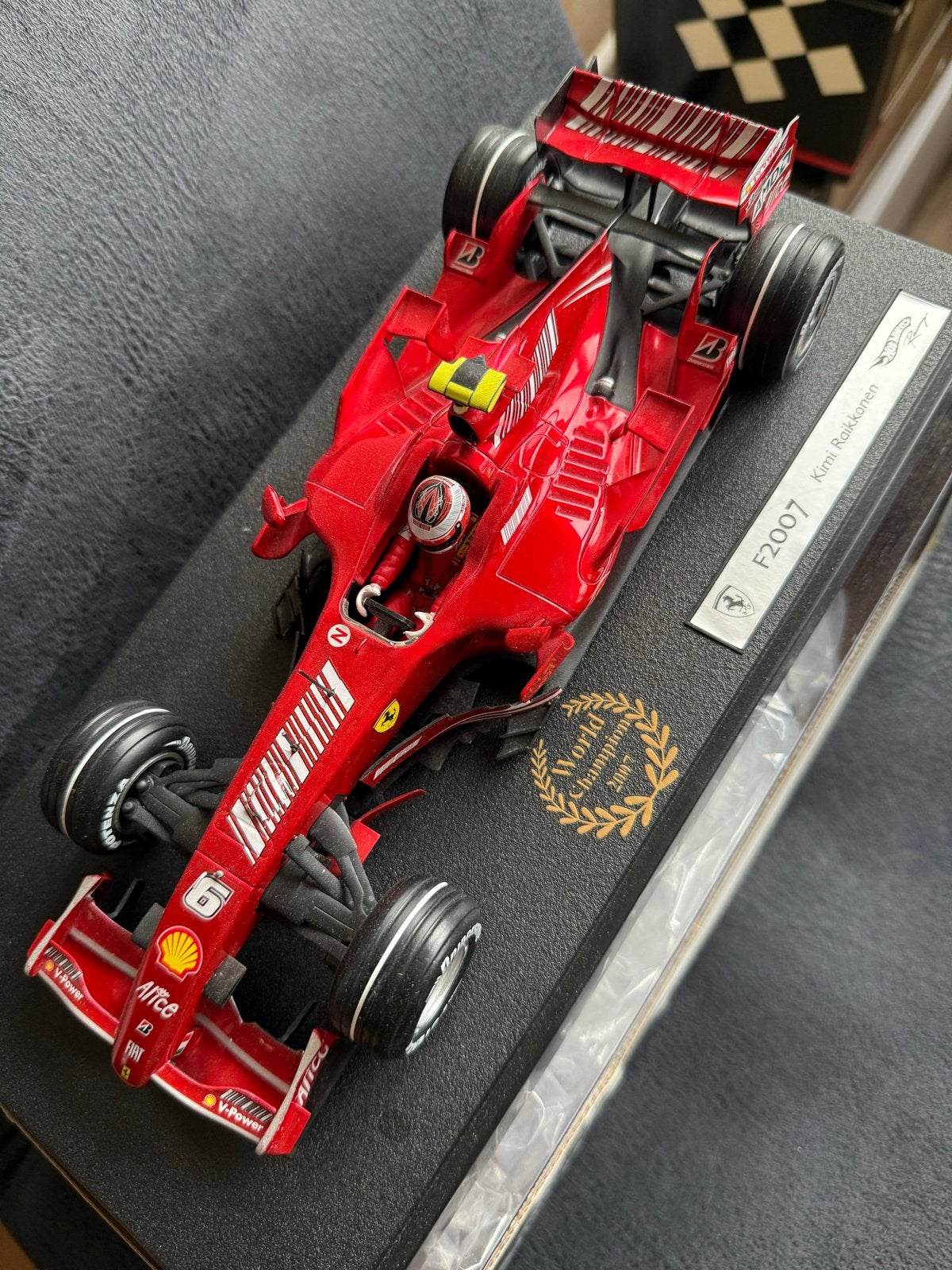 Kimi Räikkönen F2007 Wereldkampioen 1:18 Modelauto, Hobby en Vrije tijd, Ophalen of Verzenden, Zo goed als nieuw, Auto, Hot Wheels