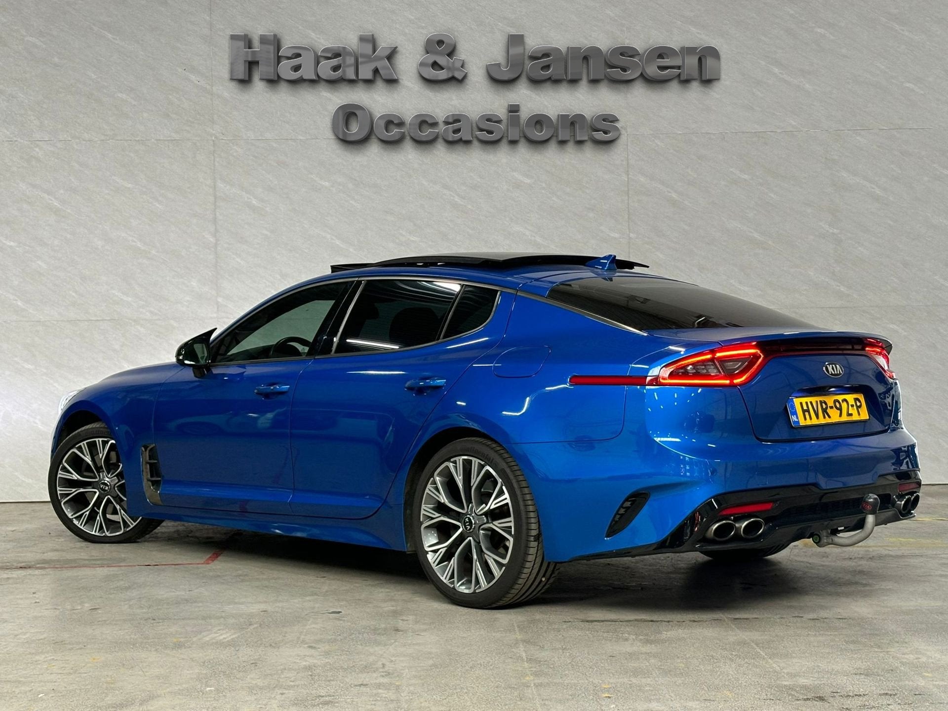 Kia Stinger GT-Line 2WD - Pano - Leder - Adaptive - Trekhaak, Auto's, Automaat, Achterwielaandrijving, Gebruikt, Zwart
