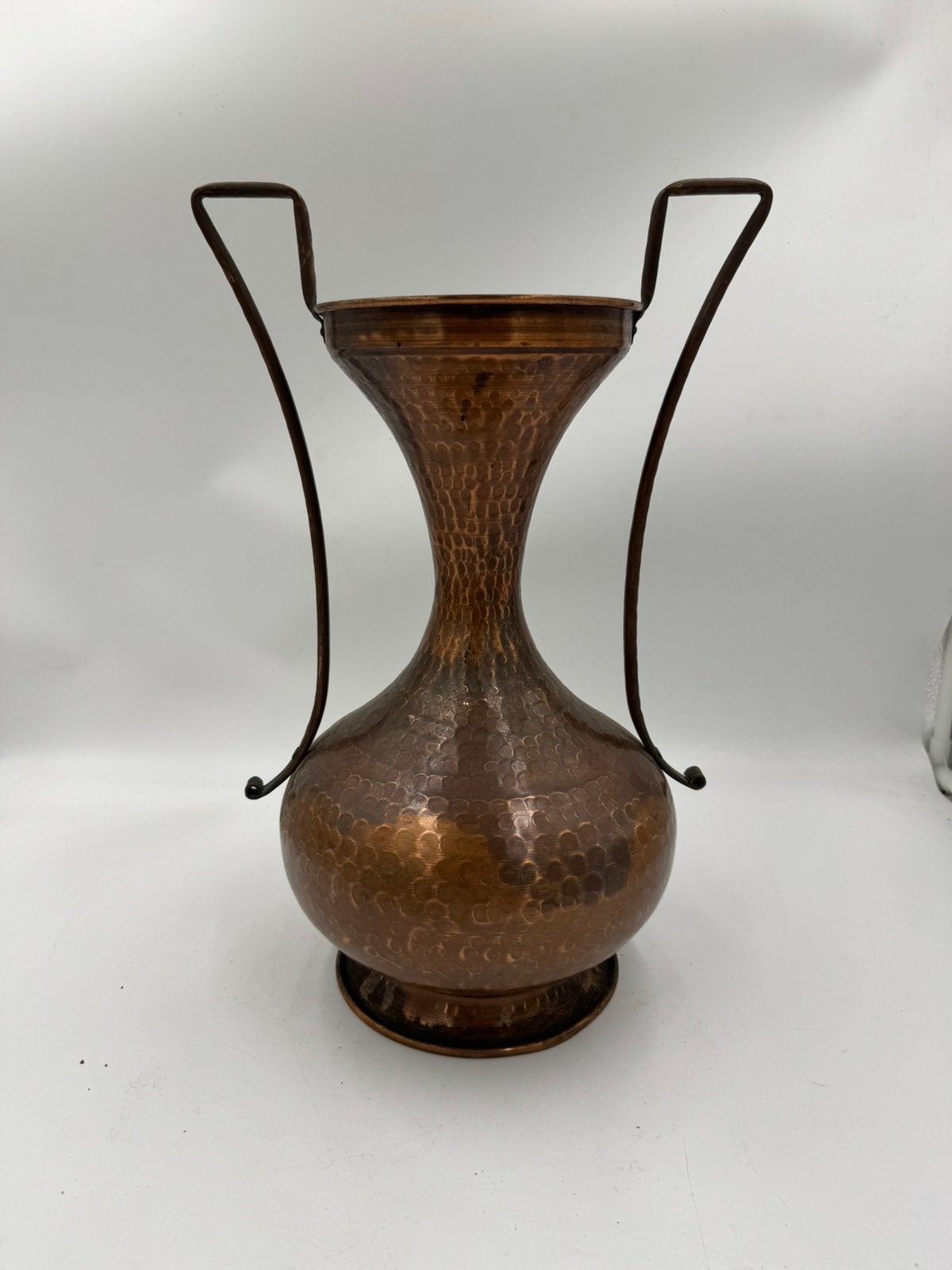 Vintage Koperen Vaas met Gehamerd Motief – 41cm hoog, Ophalen of Verzenden