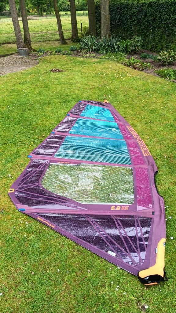 Neilpryde Atlas HD 5.8, Watersport en Boten, Ophalen, Gebruikt, Zeil, Met draagtas