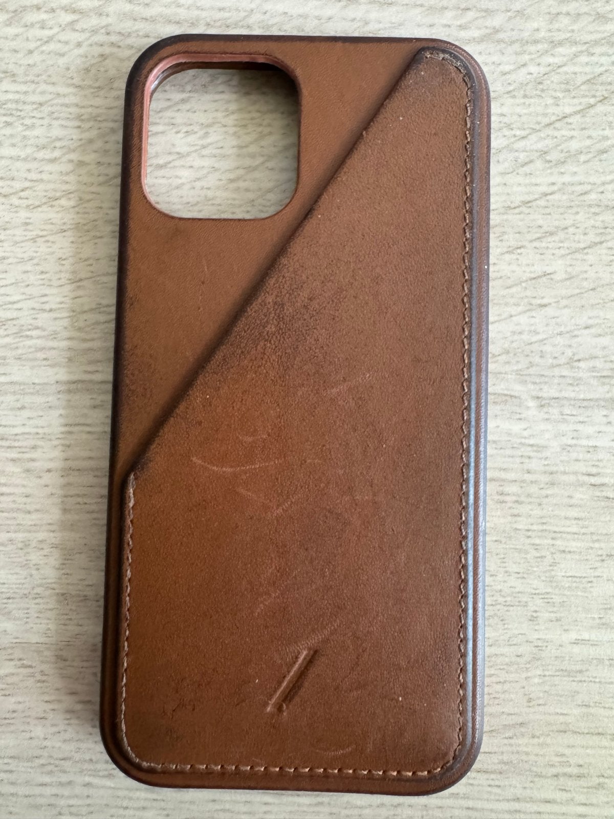 Foto 4 van Native Union Clic Card Leren Hoesje iPhone 12/12 Pro