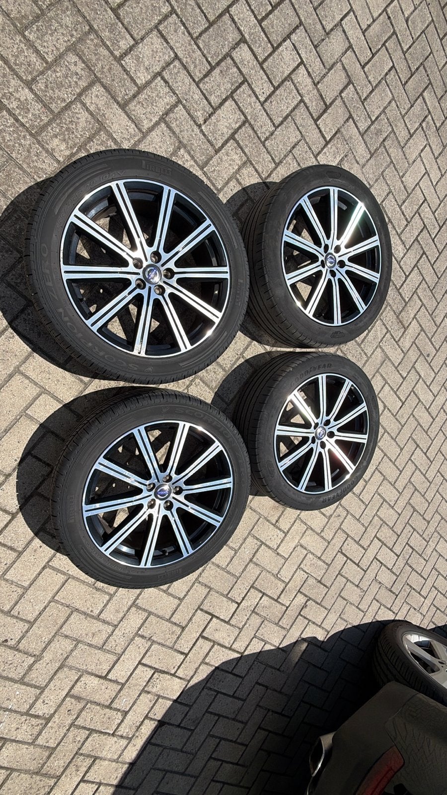 Originele 20 inch Volvo velgen met 255/45/20 banden, Auto-onderdelen, Gebruikt, 255 mm, Banden en Velgen, Ophalen of Verzenden
