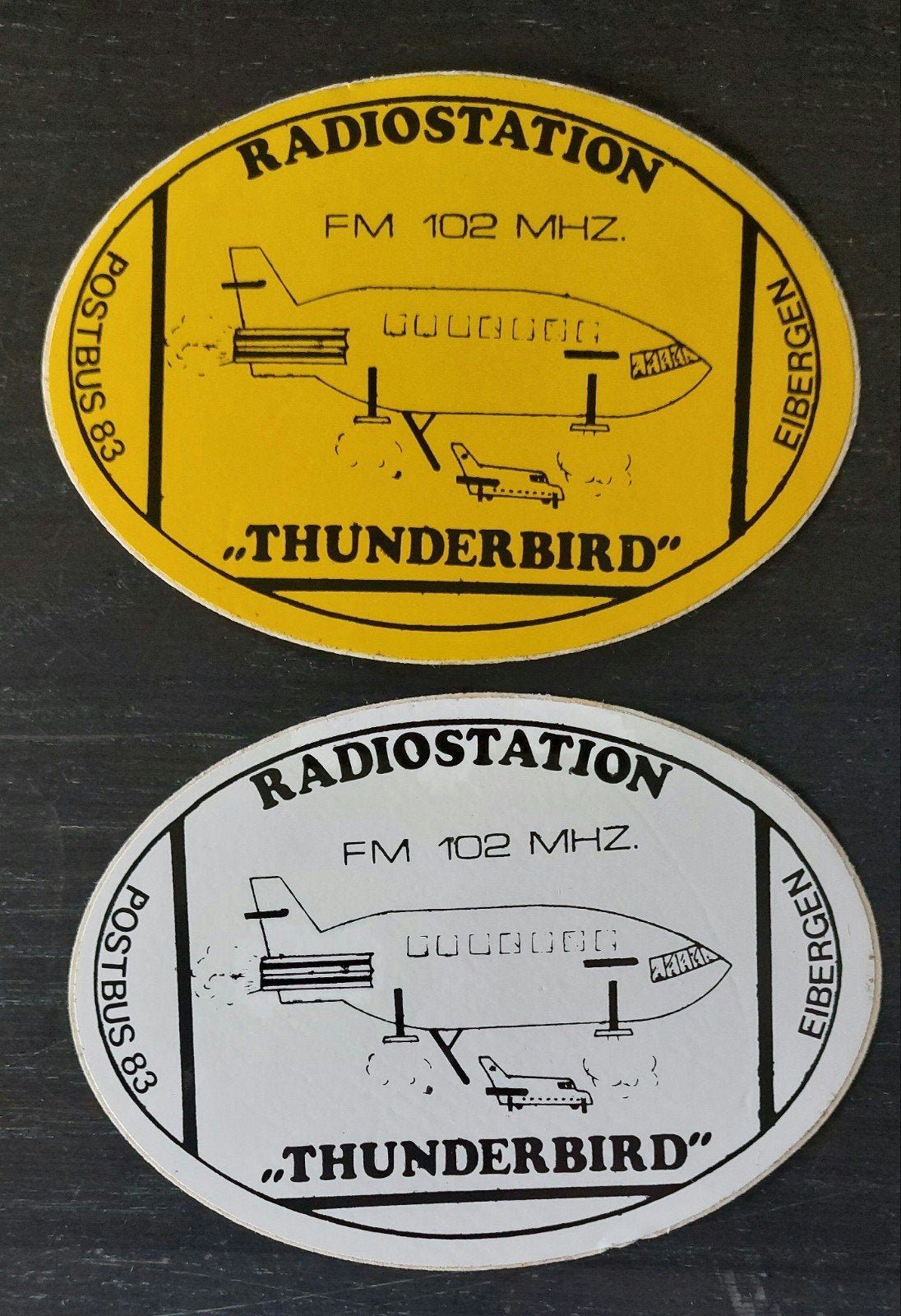 2 stickers Thunderbird Eibergen Zendamateur piratenzender, Ophalen of Verzenden