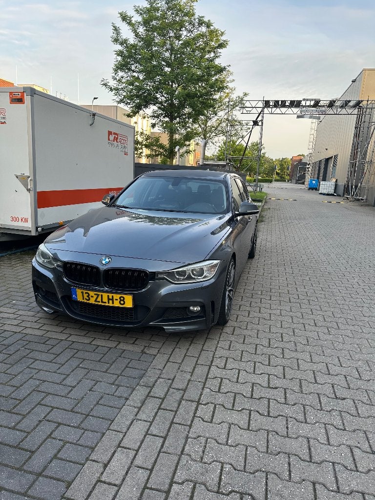 BMW 320D Touring AUT 2013 Grijs, Auto's, BMW, 745 kg, Achterwielaandrijving, 1995 cc, Zwart