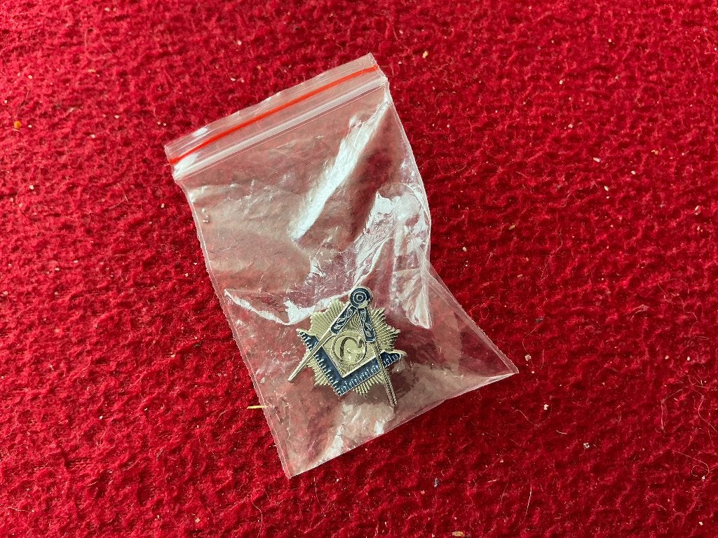 Te koop pin speld vrijmetselarij maçonniek, Ophalen of Verzenden, Zo goed als nieuw, Overige onderwerpen, Overige typen