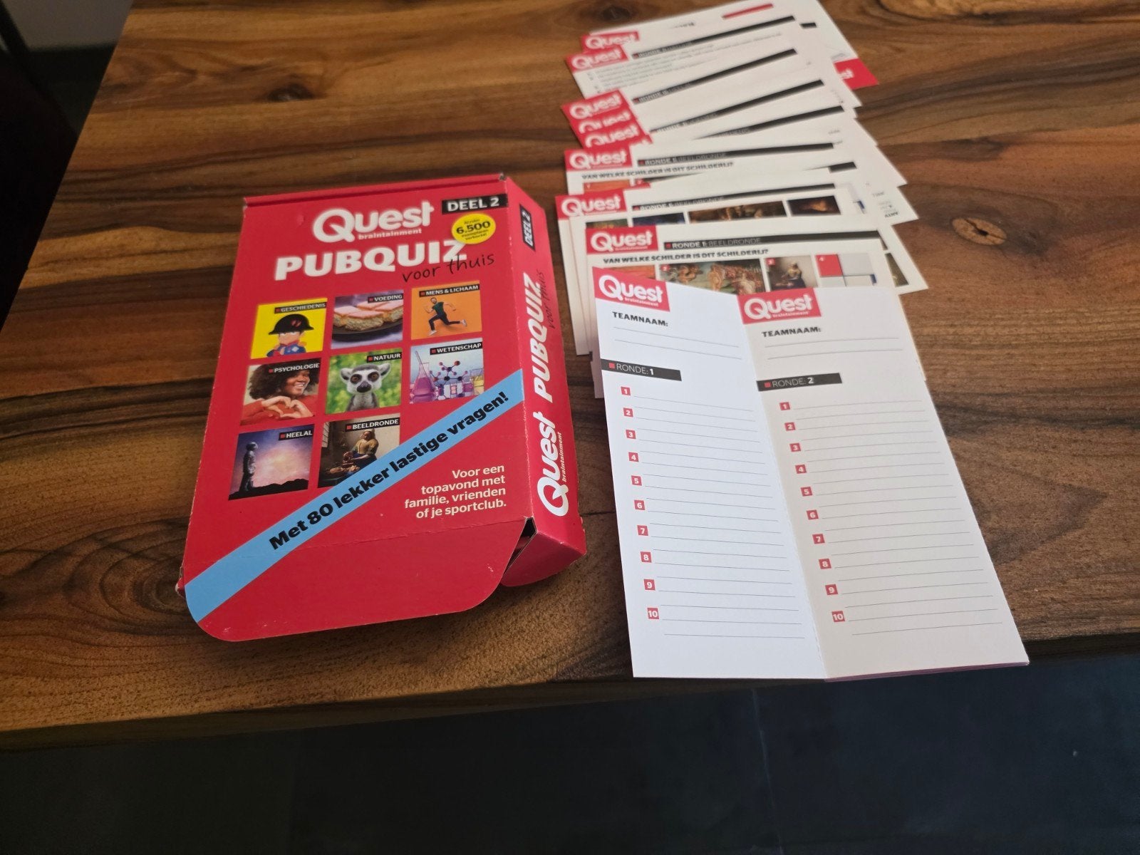 Quest Pubquiz Deel 2 - Voor thuis met 80 vragen, Drie of vier spelers, Ophalen of Verzenden, Gebruikt, Quest