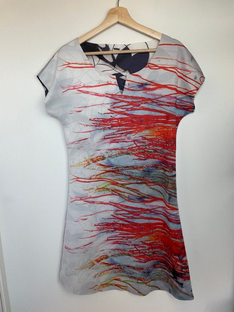 Lizzy & Coco reversible jurk M grafische print rood, Maat 38/40 (M), Lizzy & Coco B.V., Ophalen of Verzenden, Knielengte