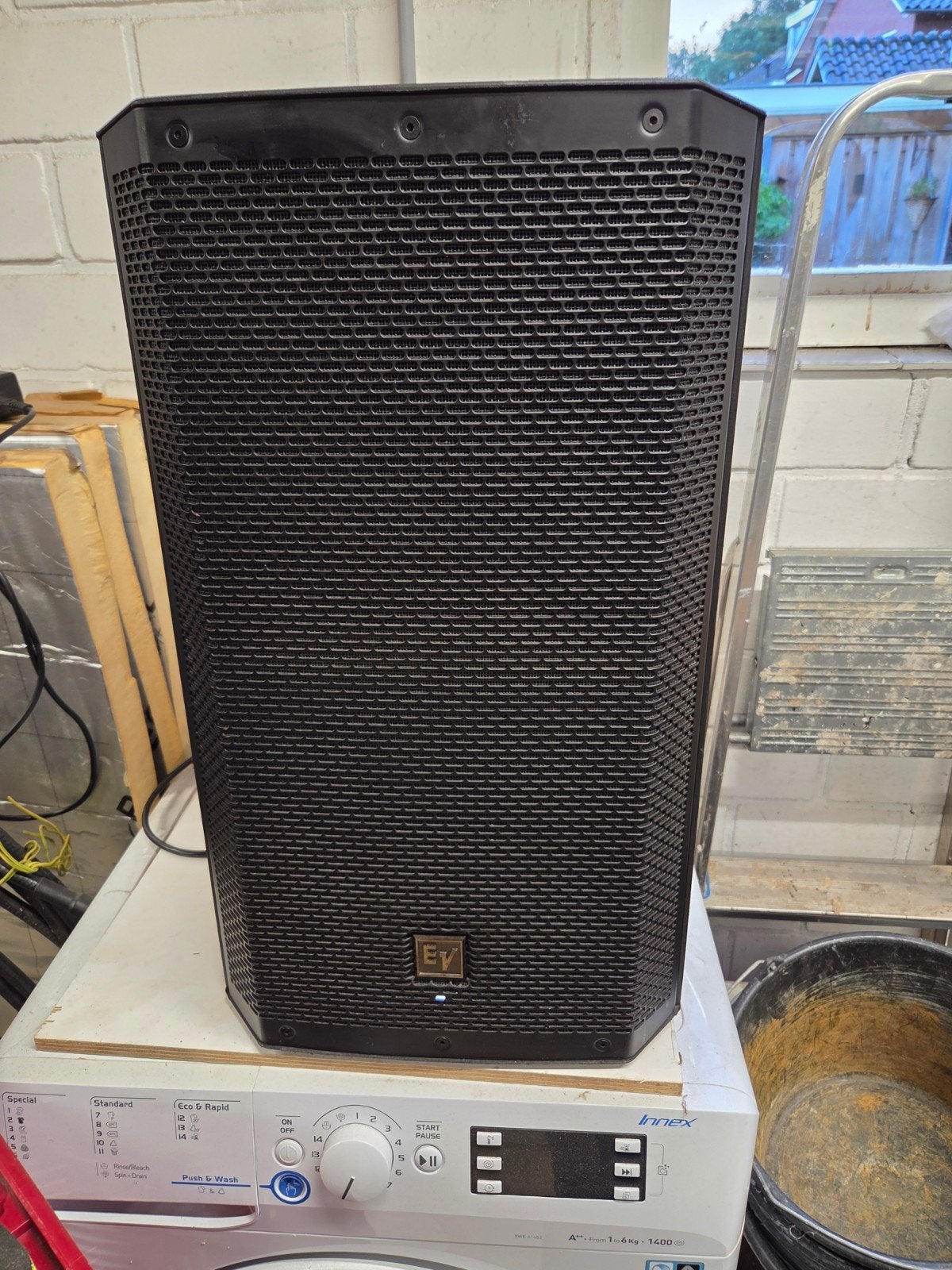 Electro-Voice ZLX-12BT, Ophalen of Verzenden, Zo goed als nieuw, Draagbare speaker, AUX-ingang