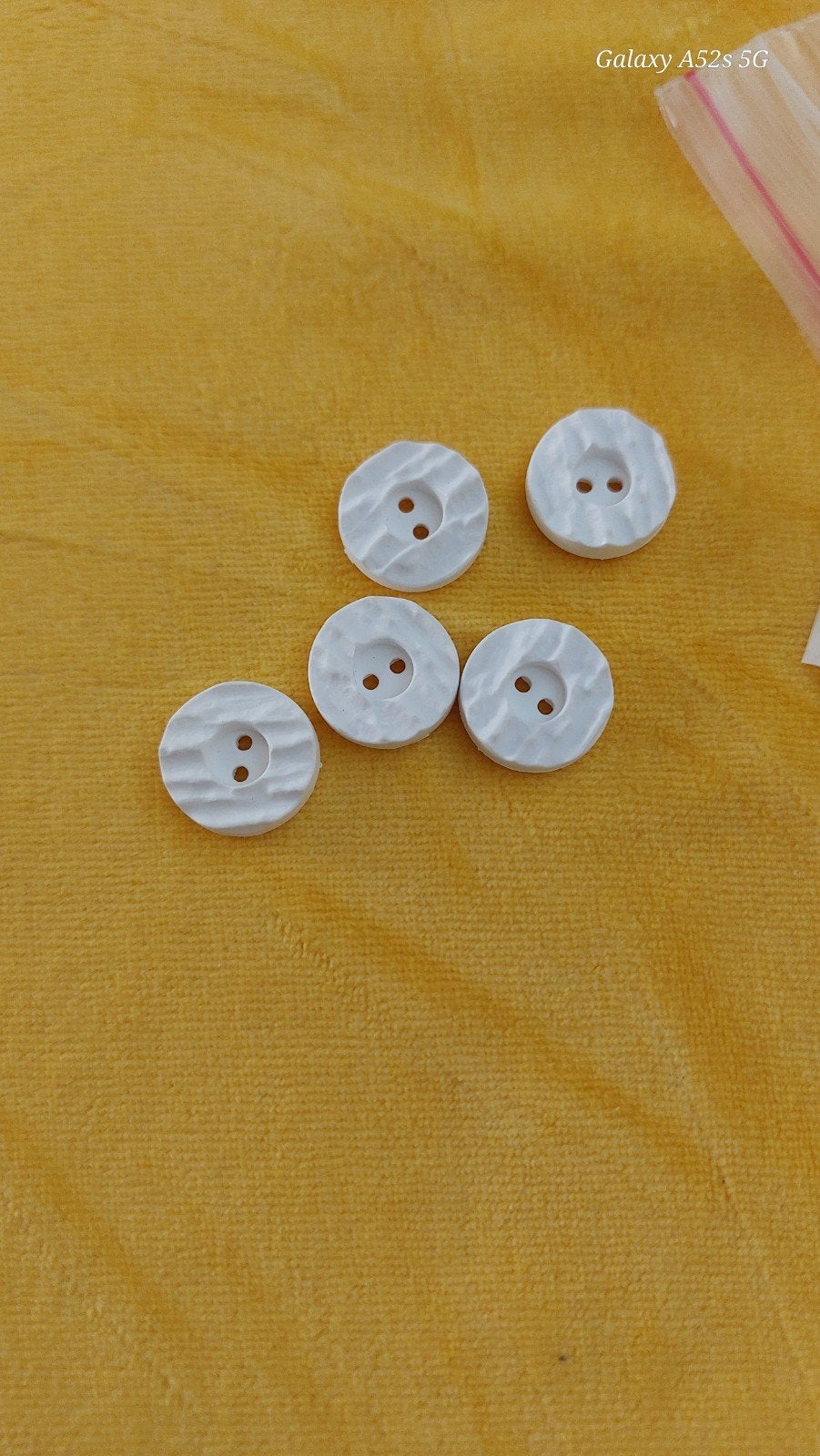 50 witte kunstof knopen  18 mm, Ophalen of Verzenden, Nieuw, Knoop of Knopen