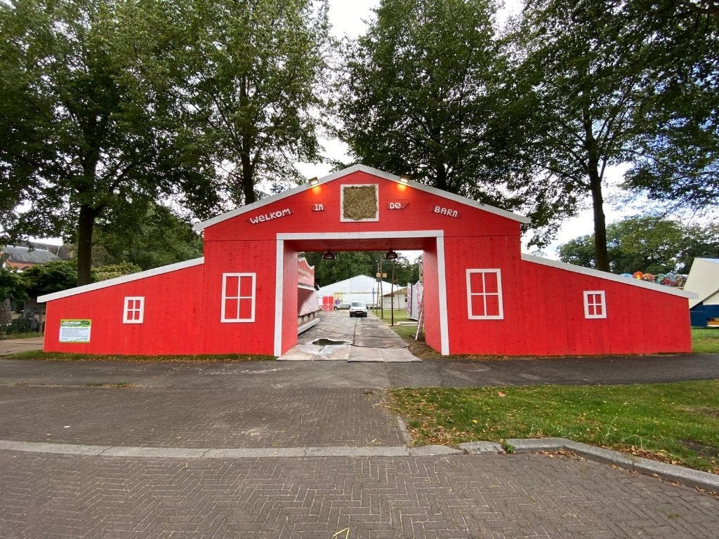 Grote Boerderij Entree / Farm Gevel, Ophalen, Zo goed als nieuw