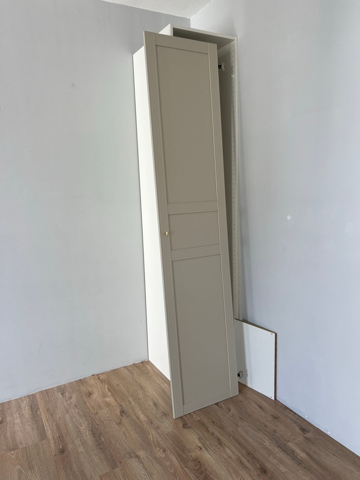 IKEA Pax kast met Flisberget deur (50x236 cm), Huis en Inrichting, Ophalen, 200 cm of meer, 50 tot 100 cm, Zo goed als nieuw