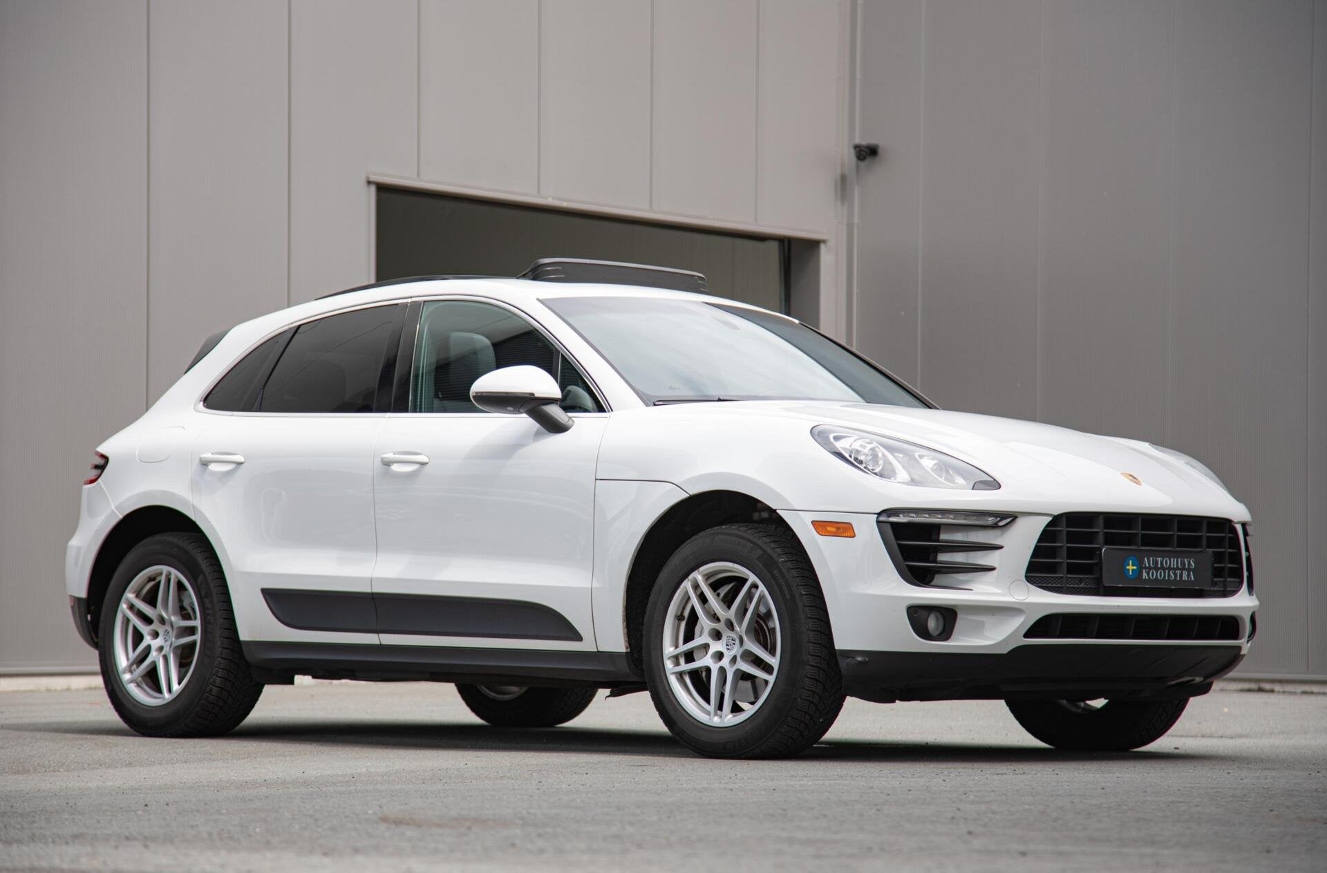 Porsche Macan 3.0 S |AWD|Panorama|Ventilatie|Sportstoelen, Automaat, Gebruikt, 2000 kg, Bedrijf