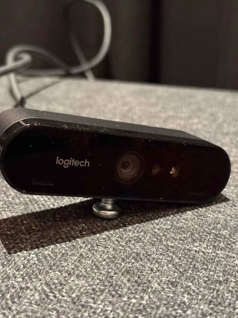 Logitech brio 4k-, Computers en Software, Webcams, Ophalen of Verzenden, Gebruikt, Bedraad, Monitorclip