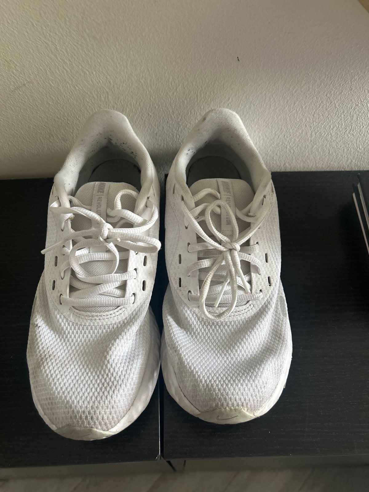 Nike Revolution 5 hardloopschoenen - Wit, Ophalen of Verzenden, Zo goed als nieuw, Wit, Sportschoenen