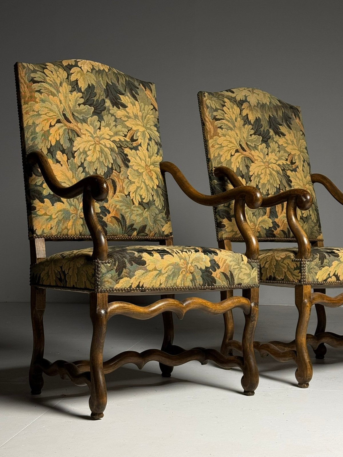 Set van 2 Os de Mouton armstoelen klassiek