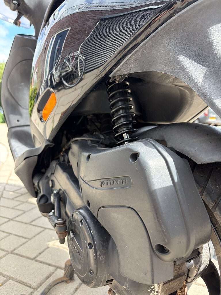 Piaggio zip 45km geel kenteken, Ophalen