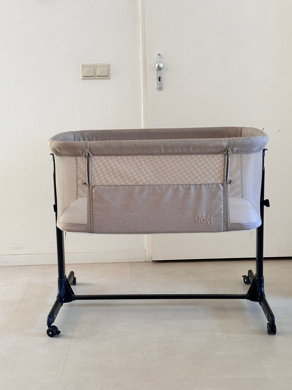 Novi Co-sleeper ZGAN, Kinderen en Baby's, Babywiegjes en Ledikanten, Ophalen, Zo goed als nieuw, Wieg