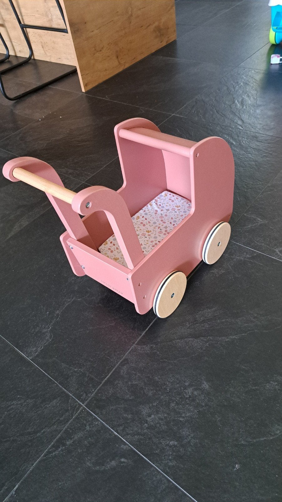 Little Dutch poppenwagen roze met dekentje en kussen, Ophalen, Zo goed als nieuw, Babypop
