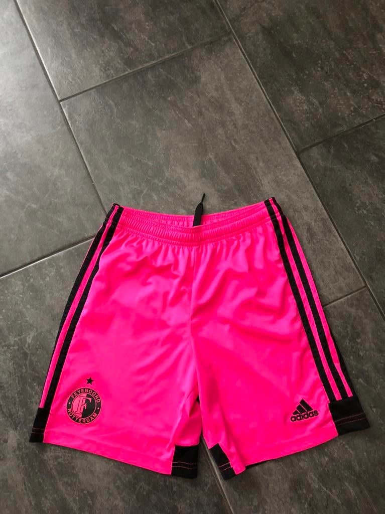 Feyenoord sport short - Roze Adidas maat XS, Overige typen, Ophalen of Verzenden, Zo goed als nieuw, Roze