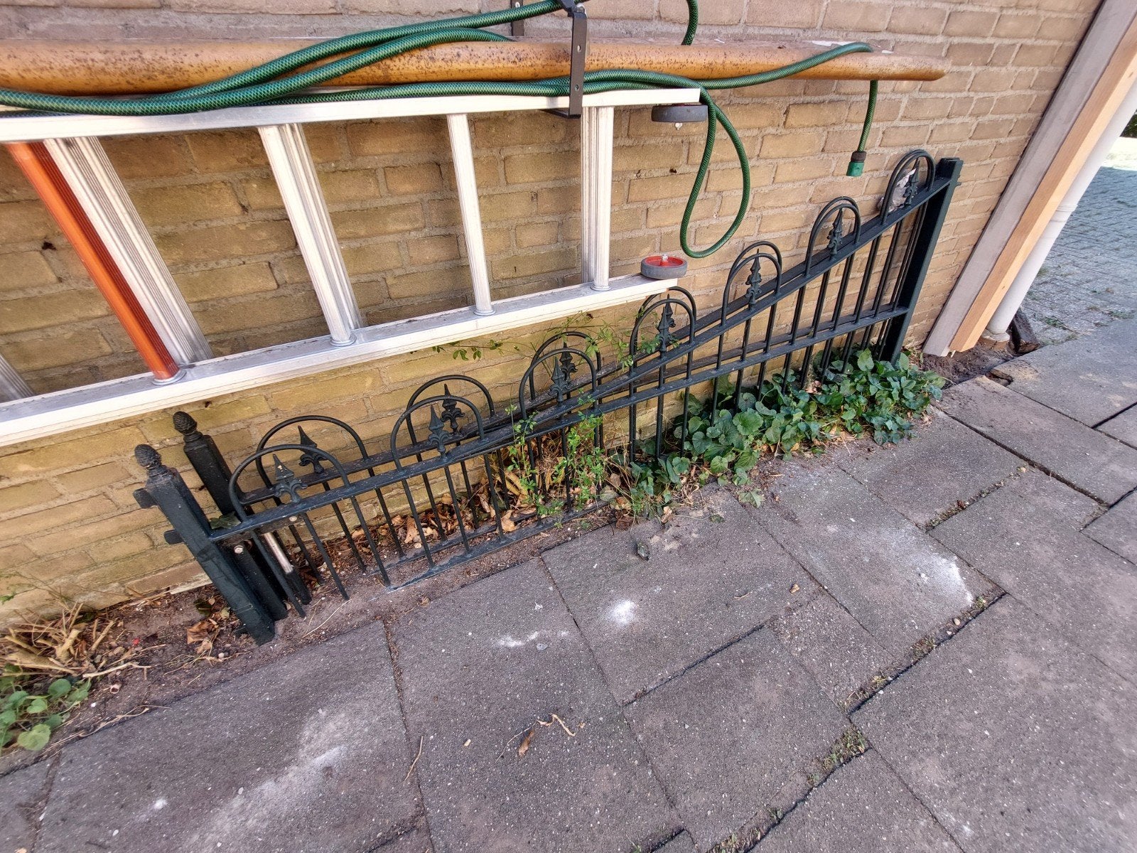 Sierhekwerk poort ijzer 2x 2,20m breed, 50-80cm hoog, Tuin en Terras, Tuinhekken en Hekwerk, Ophalen, Gebruikt, IJzer, Sierhekwerk