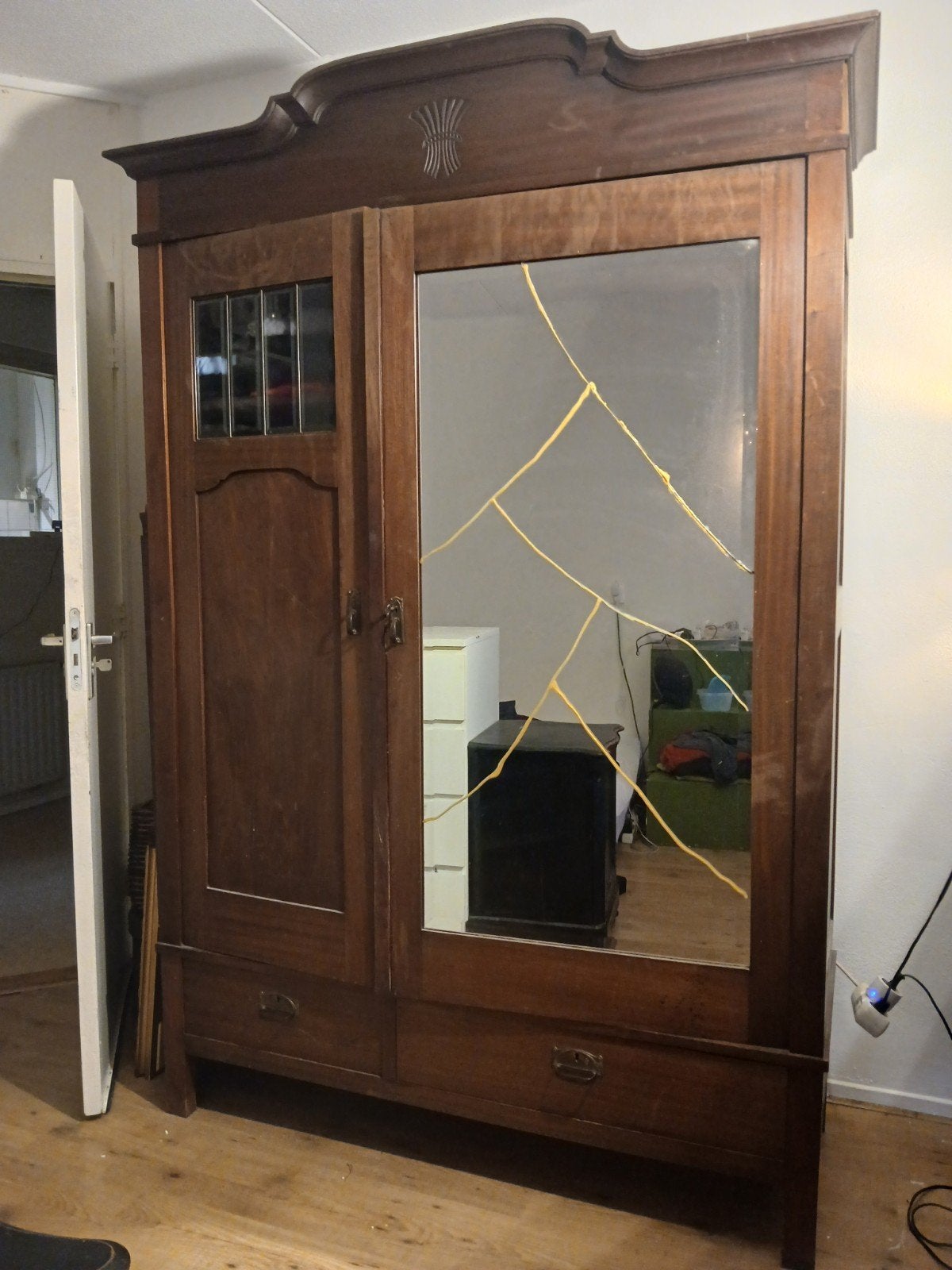 Art Deco Kast met Kintsugi Spiegel - 2 Deuren, 2 Lades, Ophalen