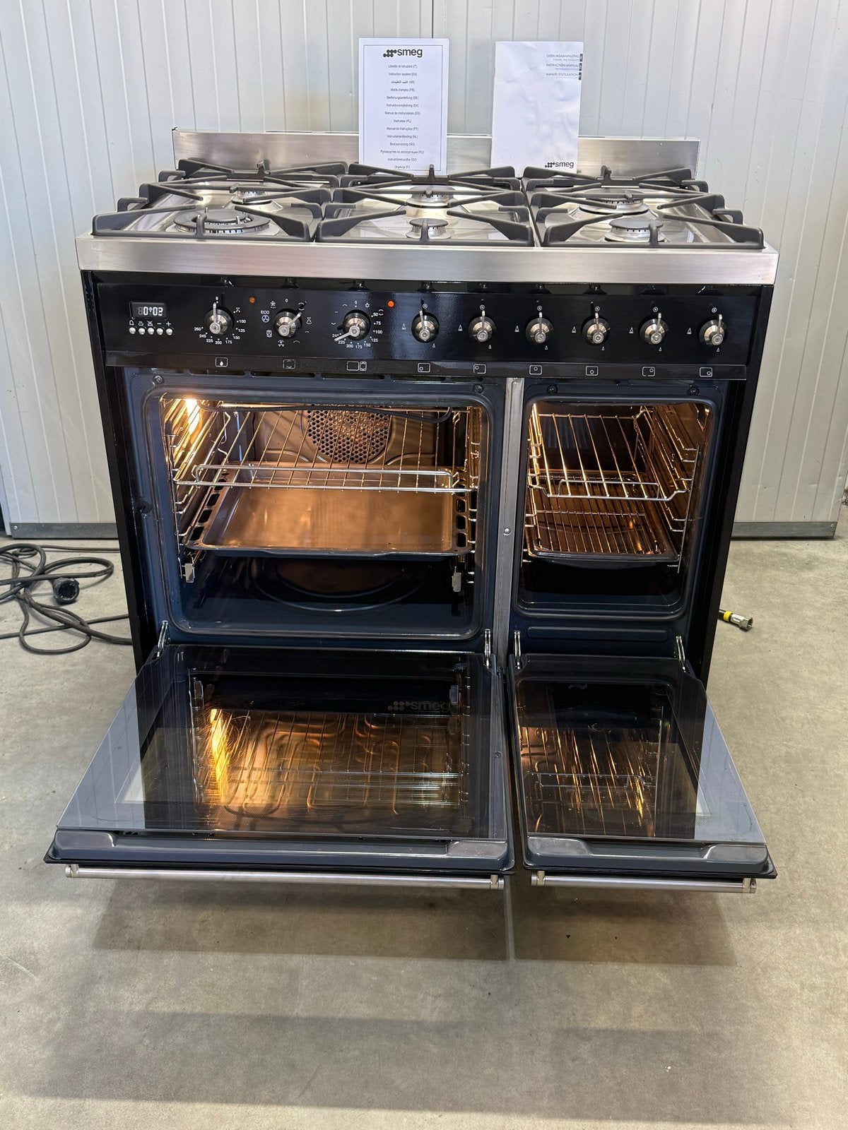 Smeg Fornuis met 6 gaspitten en dubbele oven, Bella, Hete lucht, 60 cm of meer, Ophalen of Verzenden