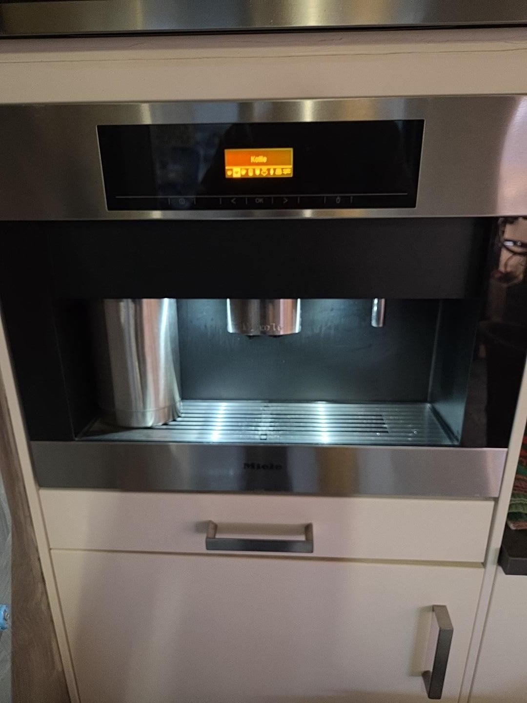 Miele CVA 5065 inbouw koffiemachine – recent groot onderhoud, Witgoed en Apparatuur, Gebruikt, Espresso apparaat, 10 kopjes of meer