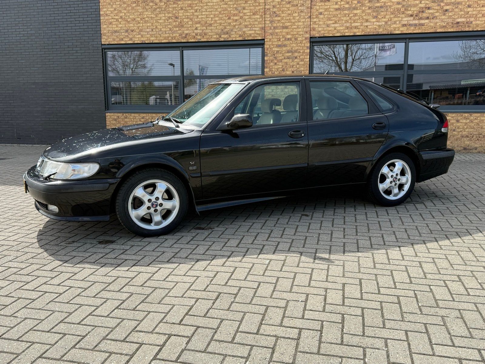 Saab 9-3 2.0 Turbo - APK - Onderhouden - Airco, Auto's, Saab, Voorwielaandrijving, Multifunctioneel stuurwiel, Stof, Beige