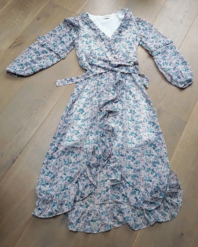 Te koop: Mooie fijn gebloemde jurk, merk LOAVIES Maat: XS, Meerkleurig, Ophalen of Verzenden, Knielengte, Maat 34 (XS) of kleiner