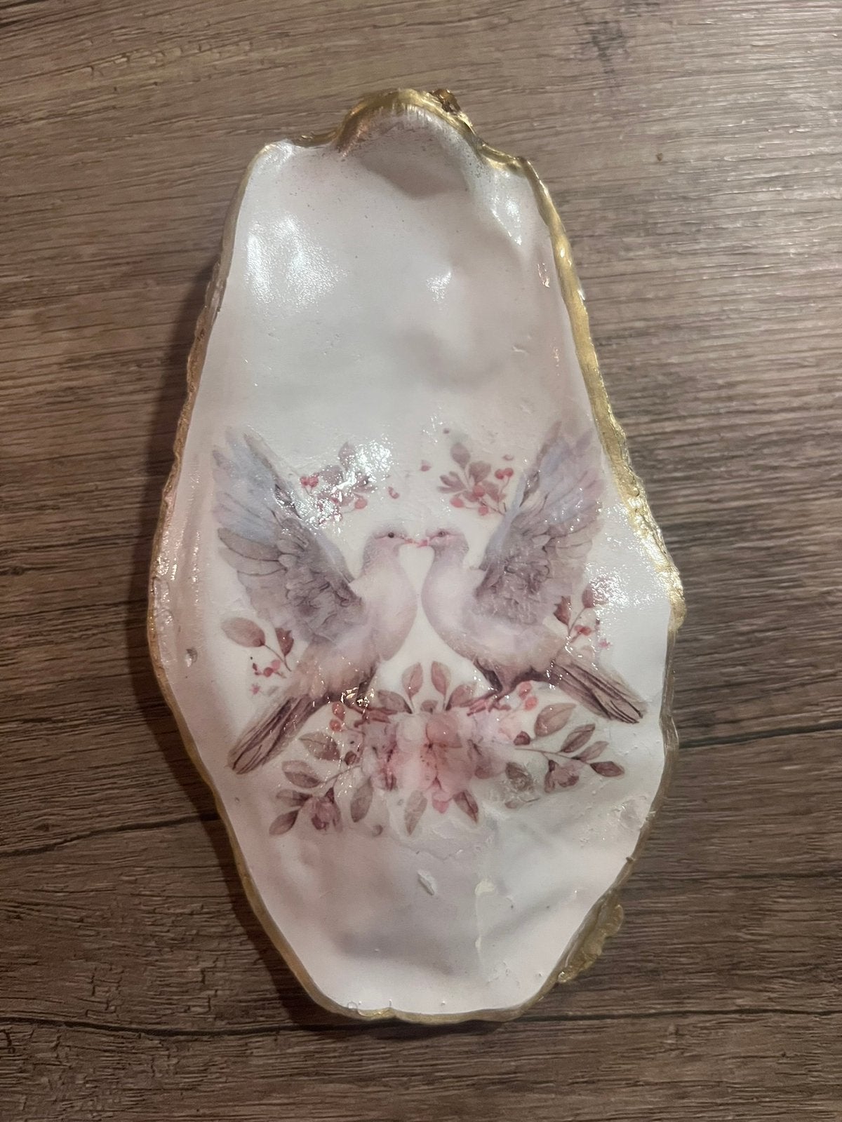 Oesterschelp met tortelduifjes, Ophalen of Verzenden, Schelp(en)