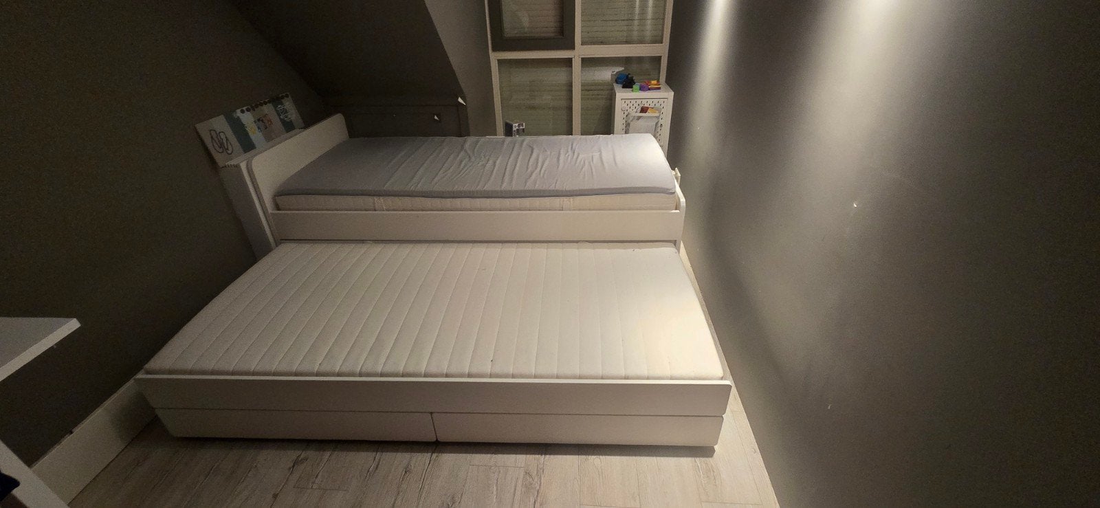 IKEA uitschuifbed met lades en 2 matrassen, Huis en Inrichting, 90 cm, Eenpersoons, Wit, Ophalen of Verzenden