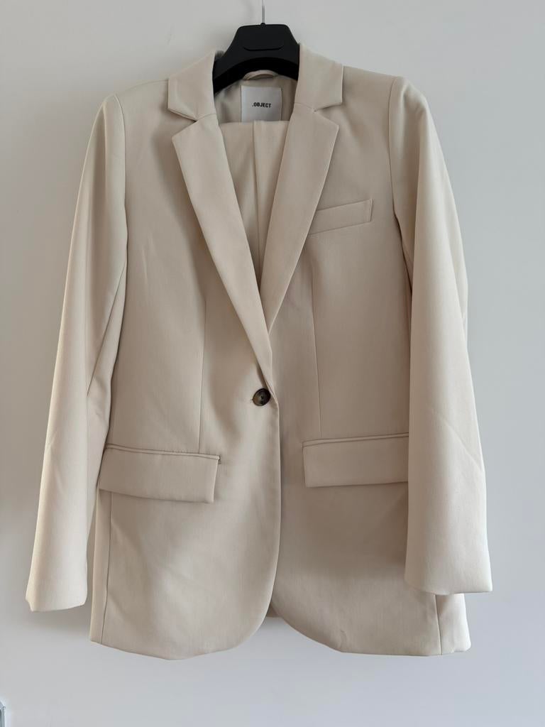 Object blazer & broek in de kleur crème maat s/m als nieuw, Maat 38/40 (M), Kostuum of Pak, Beige, Ophalen of Verzenden