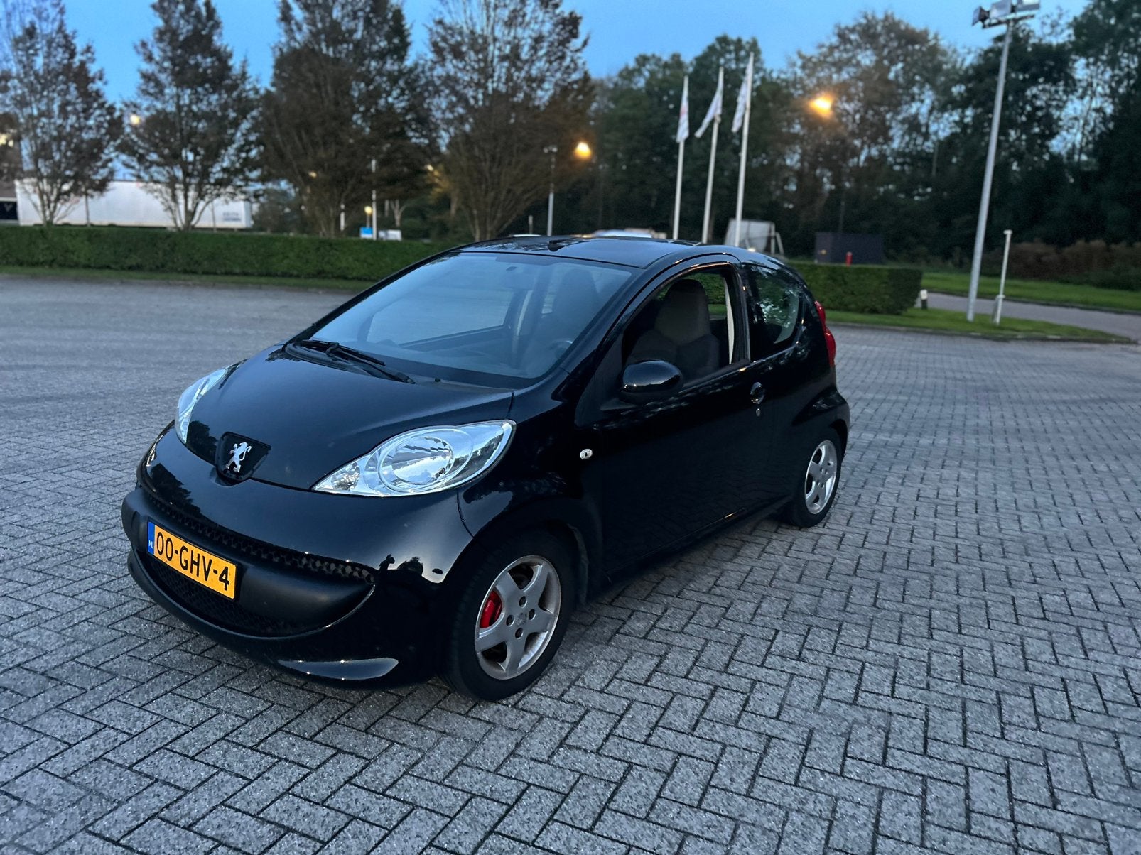 Peugeot 107 1.0 3 DRS, Voorwielaandrijving, 4 stoelen, Origineel Nederlands, Handgeschakeld
