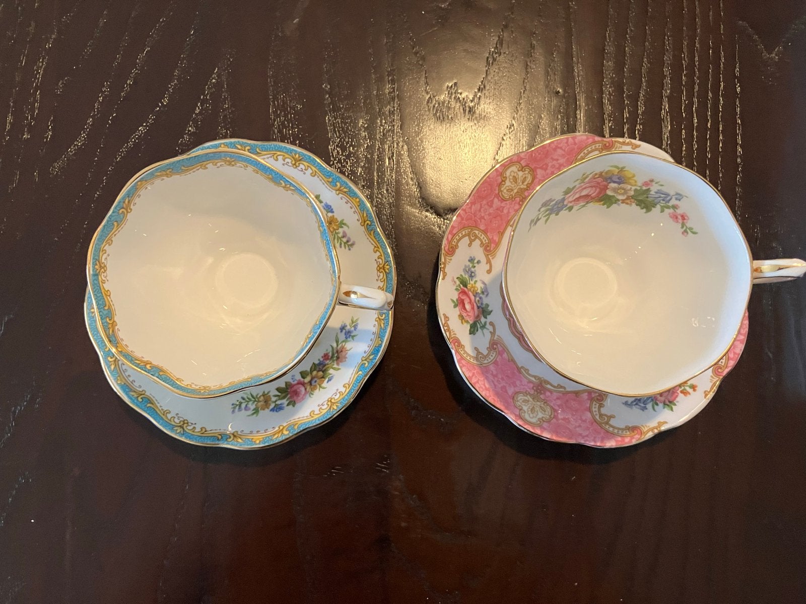 Set van 2 Royal Albert theekopjes met schotels, Ophalen