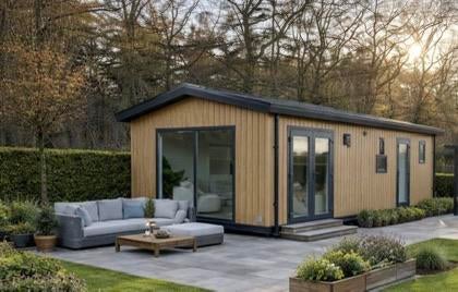 Lege staanplaatsen voor nieuwe chalets / stacaravans, Speeltuin, In bos, Dorp