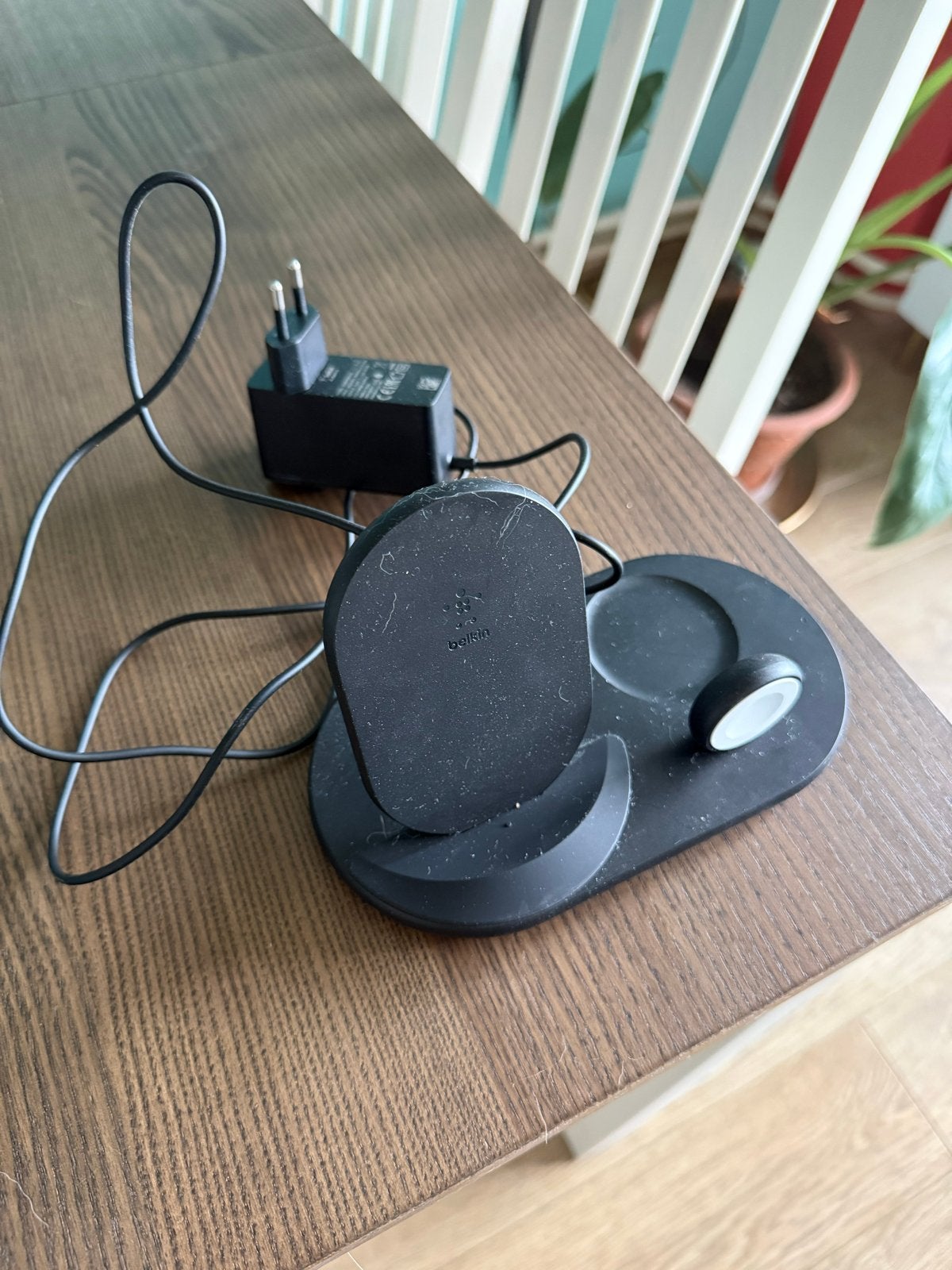 Draadloze oplader voor iPhone en Apple Watch, Telecommunicatie, Mobiele telefoons | Telefoon-opladers, Ophalen, Gebruikt, Draadloze oplader