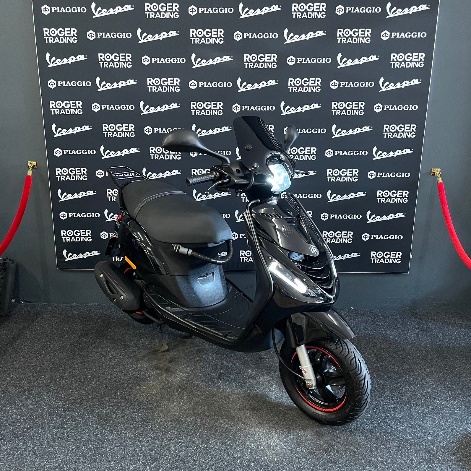 Piaggio Zip 50 Brom 4T E4 Glans Zwart 2020, Fietsen en Brommers, Scooters | Piaggio, Ophalen, Q, Piaggio, Maximaal 45 km/u