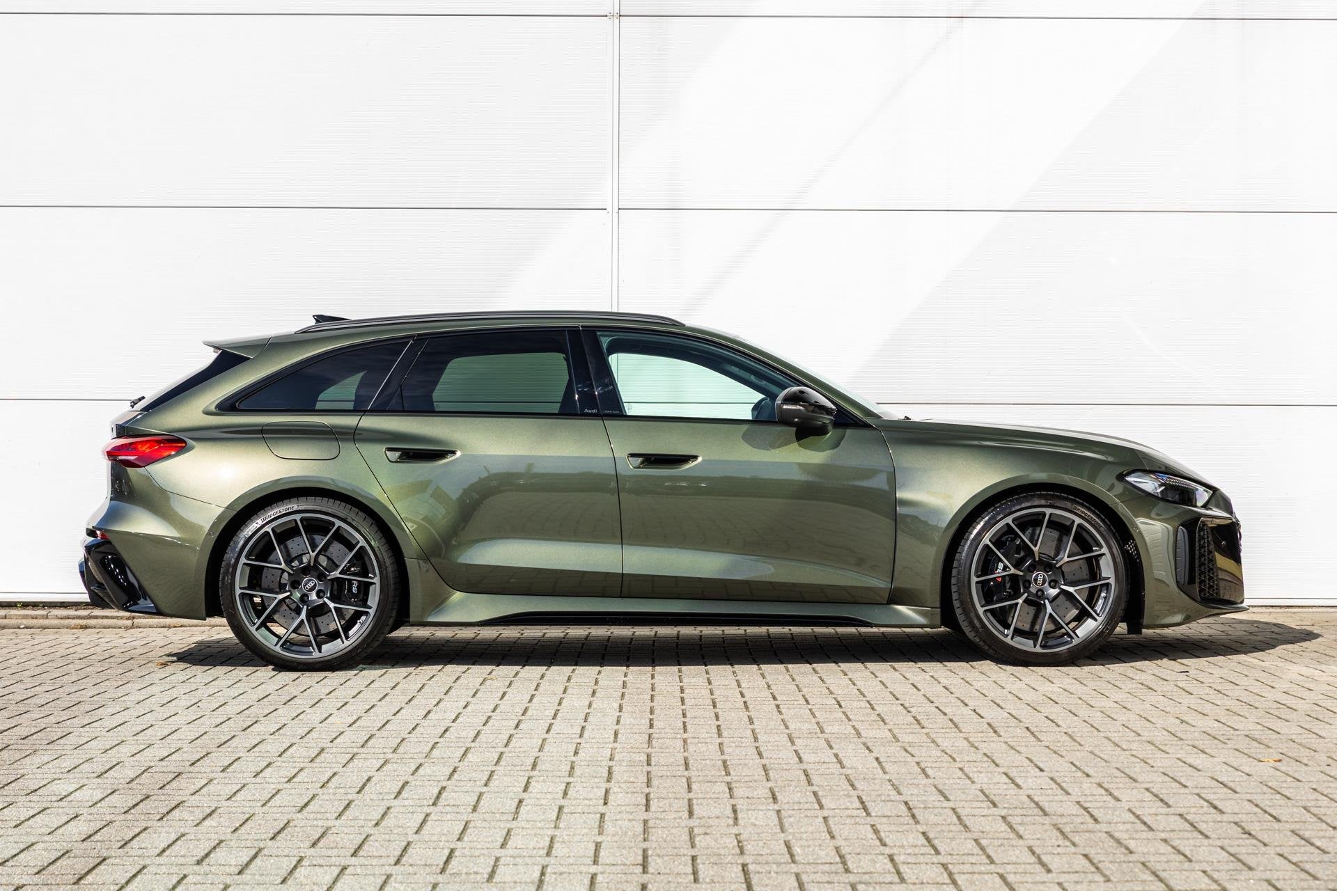Audi RS 5 Avant 2.9 e-hybrid 639pk quattro | Panoramadak | A, Auto's, Automaat, Stof, RS5, 26 kWh