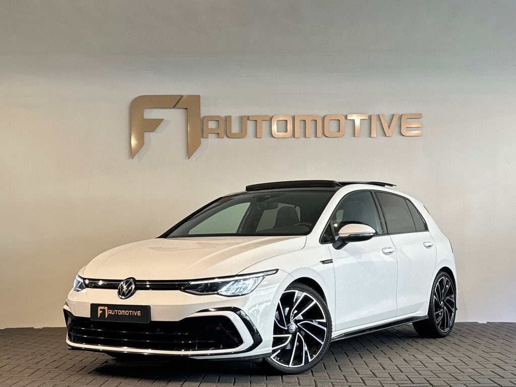 Volkswagen Golf 1.5 eTSI R Line Pano|Sfeer|Dodehoek|Camera, Auto's, Volkswagen, 4 cilinders, 150 pk, Leder en Stof, Wit