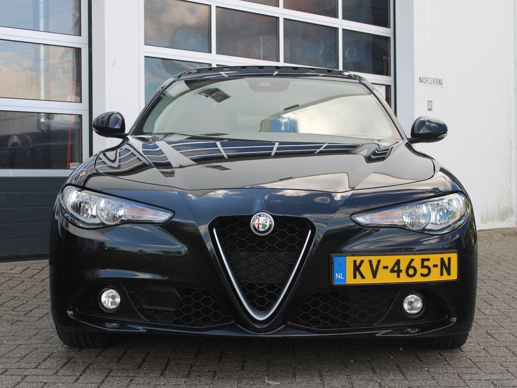 Alfa Romeo Giulia 2.0 Turbo Aut. 200pk Super | Bruin Leder |, Automaat, Achterwielaandrijving, Euro 6, 4 cilinders