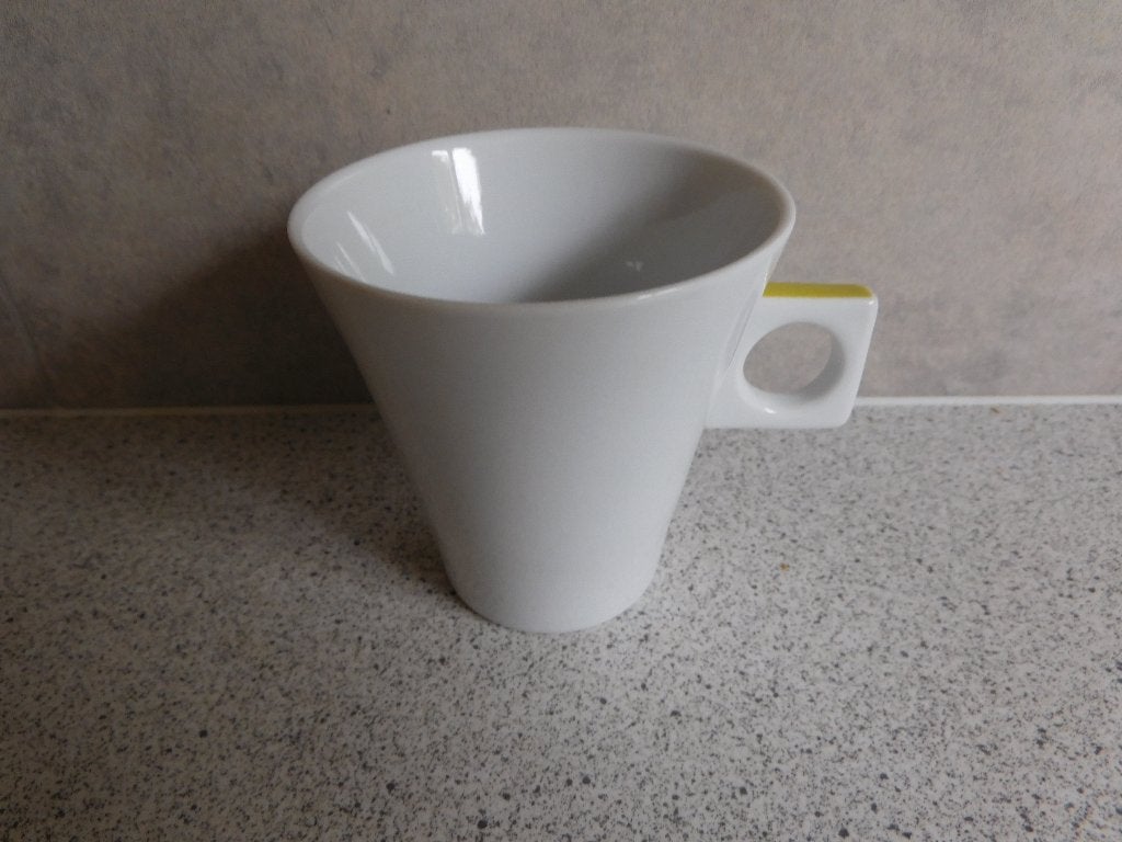 Mok 9x9 cm. Lime Oor Dolce Gusto Nescafé, Ophalen of Verzenden, Zo goed als nieuw, Overige stijlen, Kop(pen) en/of Schotel(s)