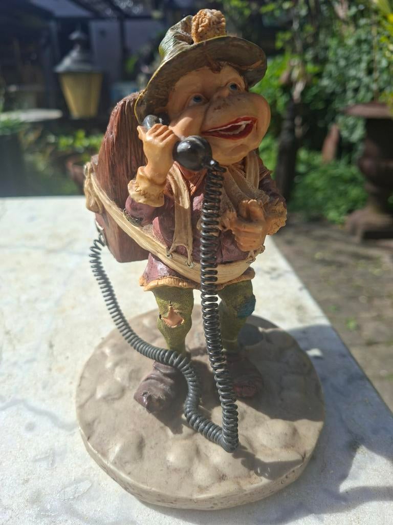 Laaf beeldje met telefoon, handgeschilderd, Verzamelen, Efteling, Ophalen of Verzenden, Zo goed als nieuw, Beeldje of Poppetje