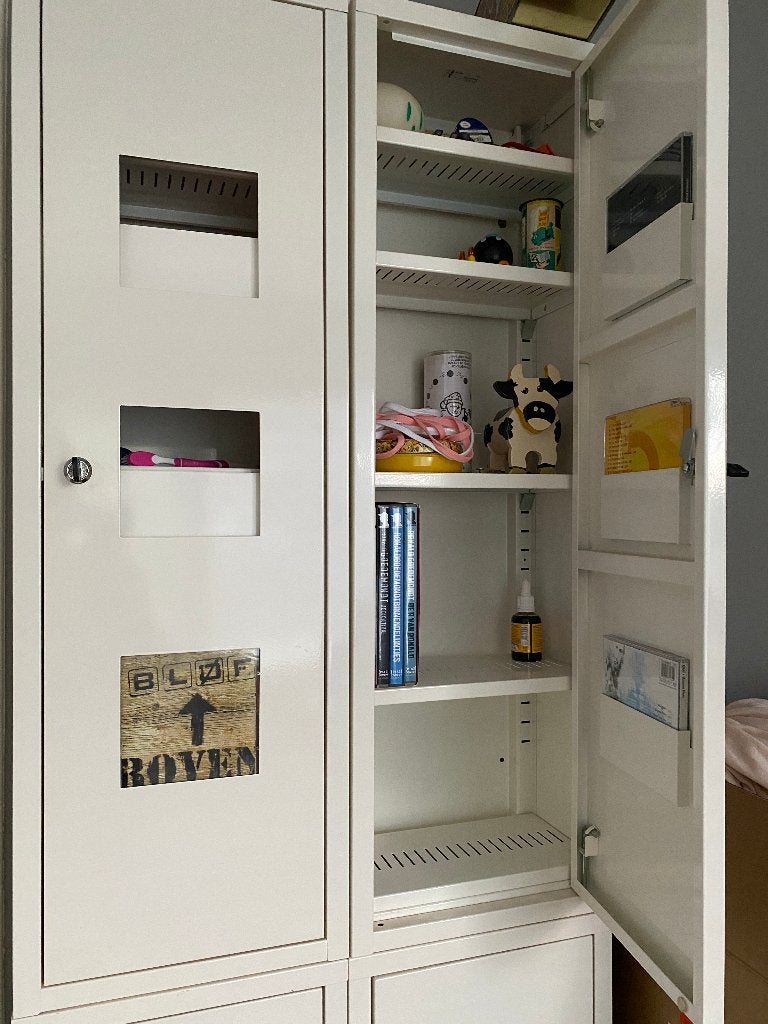 IKEA PS witte metalen locker kast voor cd's (2 stuks), Ophalen, Zo goed als nieuw