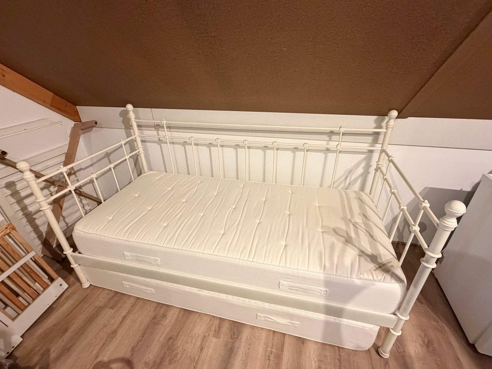 IKEA Tromsnes bed met Sultan Hasselbäck matrassen, Ophalen, 90 cm, Eenpersoons, Wit