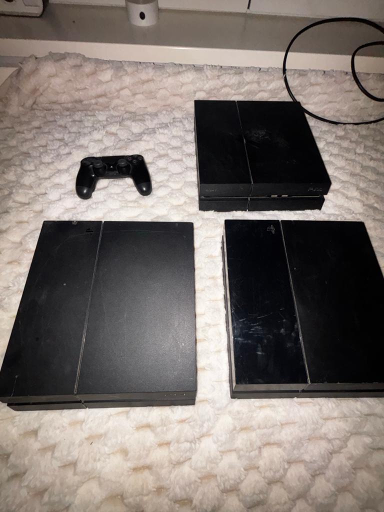 Drie PlayStations met controller, Spelcomputers en Games, Spelcomputers | Sony PlayStation 4, Ophalen, Met 1 controller, Original